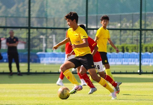  特鲁瓦青春风暴来袭 U21小将包办三球  